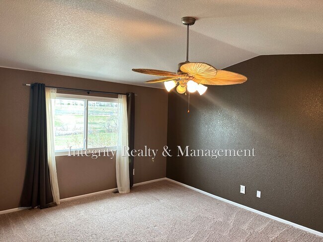 Building Photo - 7402 Eagle Rock Dr