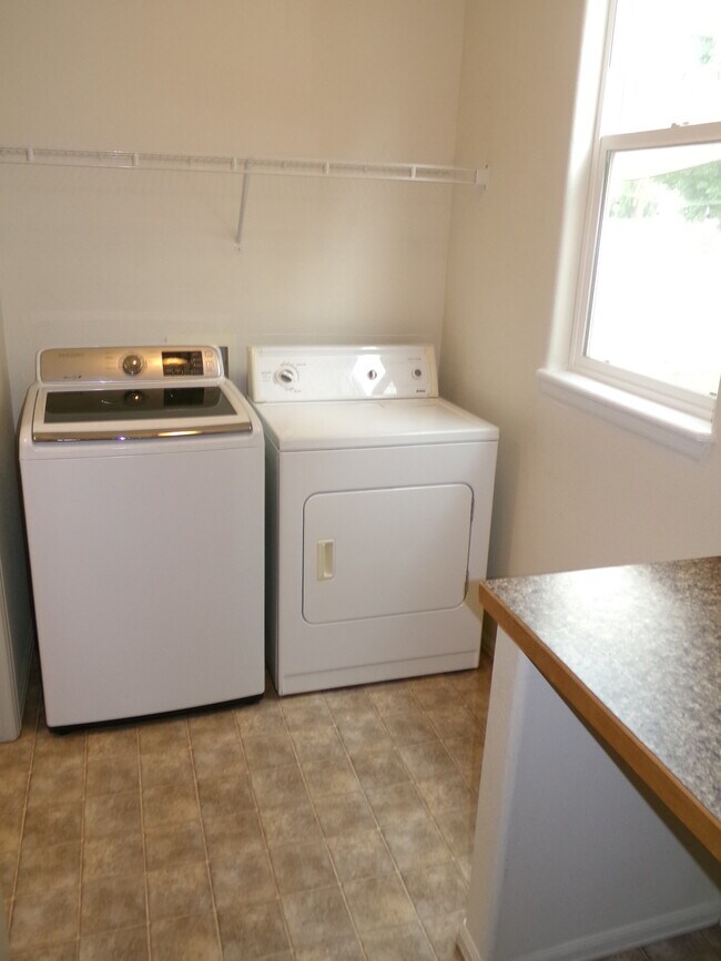 Building Photo - 2613 Bar Harbor Dr