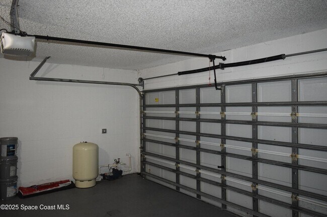 Building Photo - 142 Brescia St NE