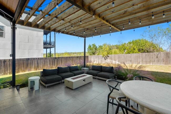 Building Photo - 7308 Cordoba Dr