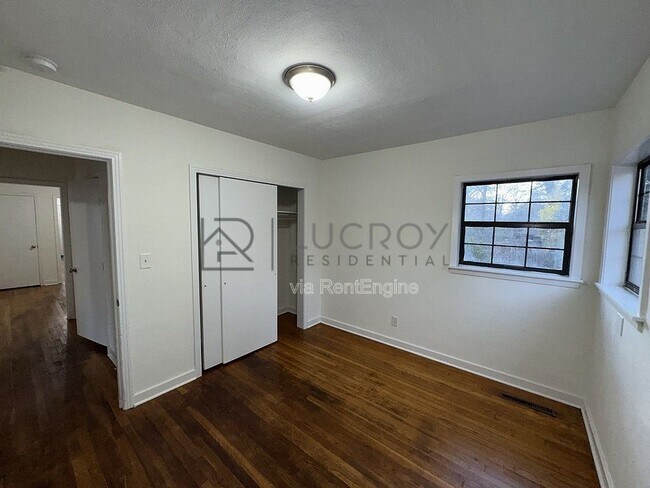 Building Photo - 3147 Shirley Dr