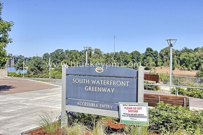 Building Photo - 2 Bed, 2 Bath Condo with 24 HR Concierge a...