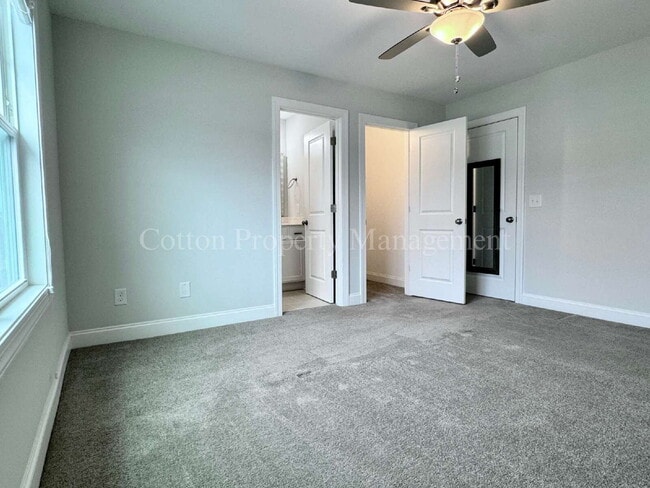 Building Photo - 2BR/2.5BA townhome in River Lights Communi...