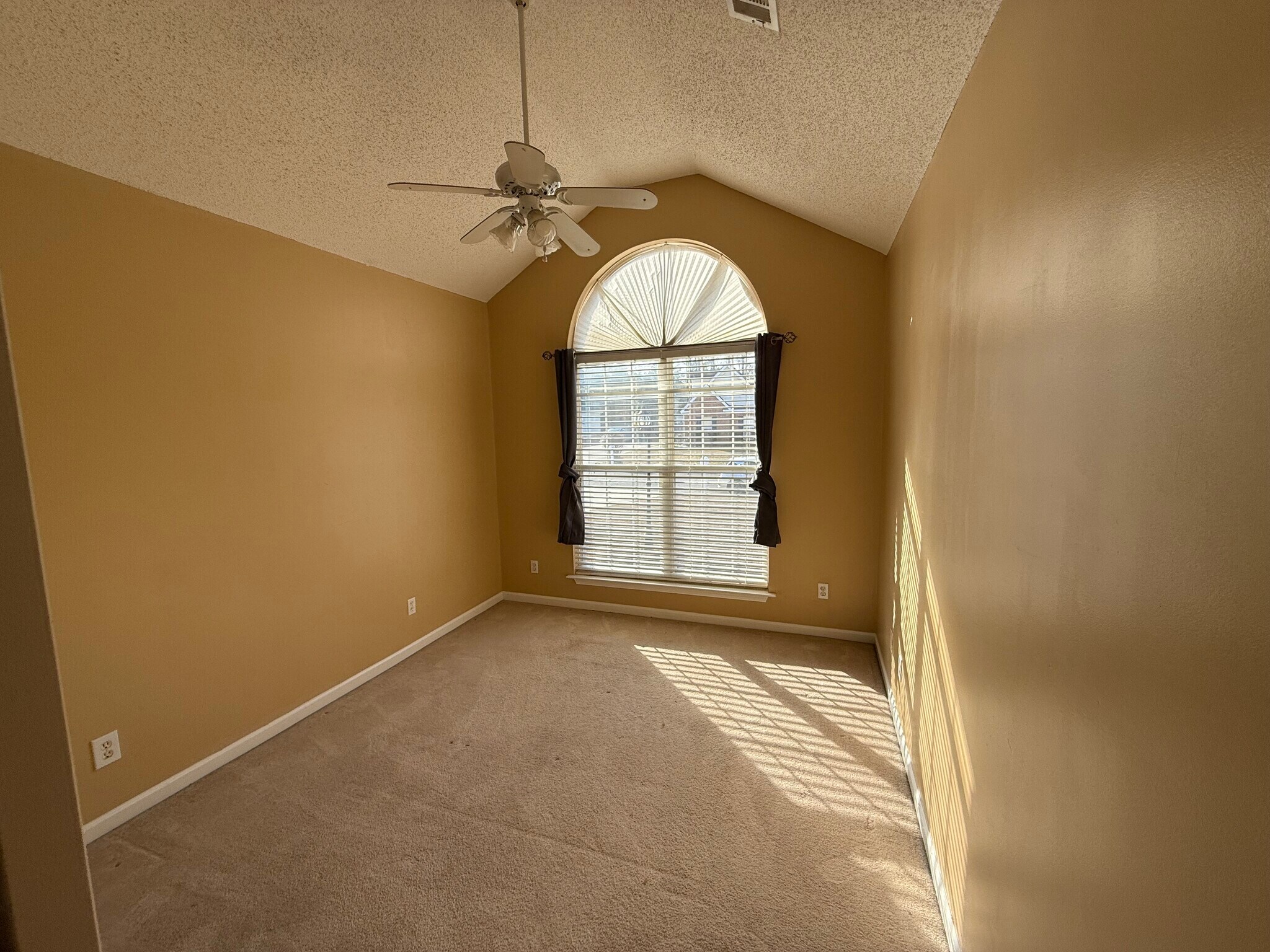 Building Photo - 100 Englewood Ct