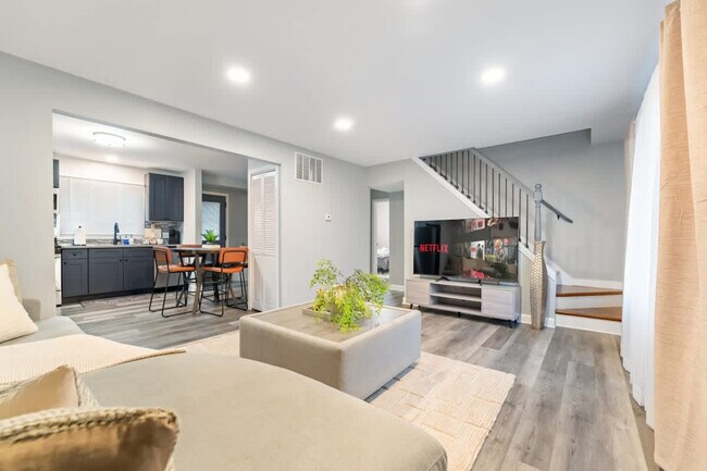 Building Photo - 5840 81st Pl