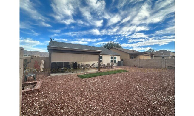 Building Photo - 4778 S Chilean Loop