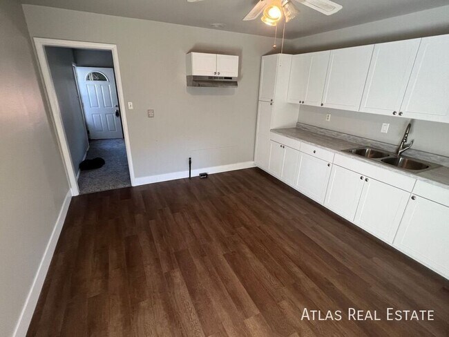 Building Photo - 2509 Wood Ave