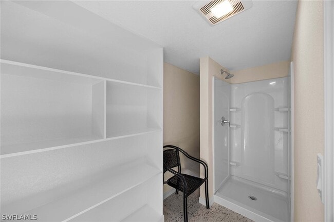 Building Photo - 10475 Gulf Shore Dr