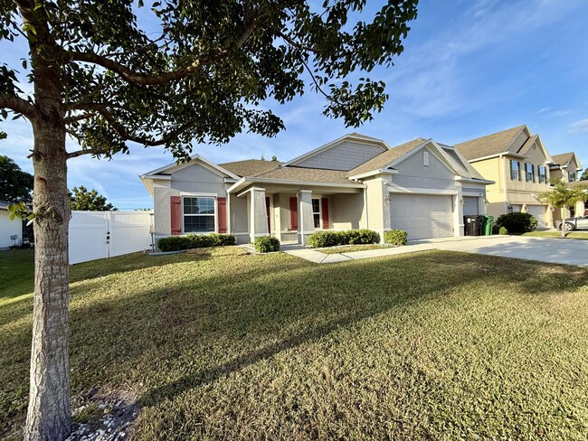 Building Photo - 189 NE Jettie Terrace