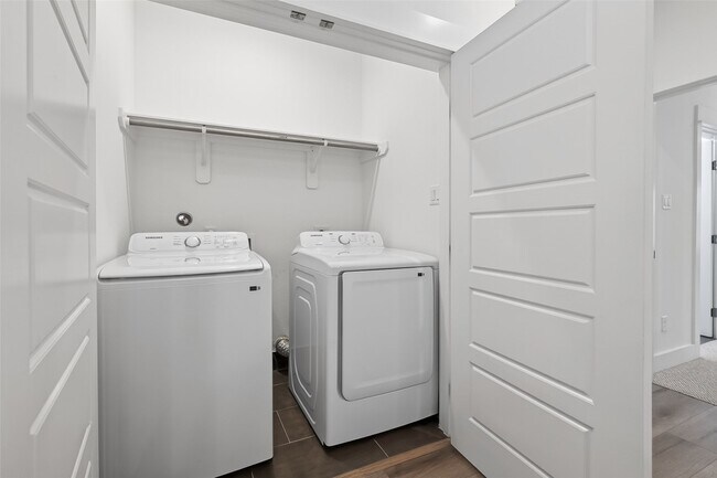 Building Photo - 314 Neyland St