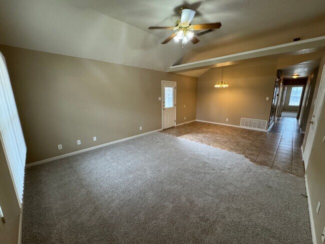 Building Photo - 4706 John David Dr