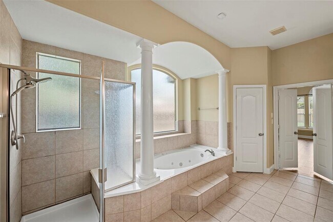 Building Photo - 11812 Sea Shadow Bend