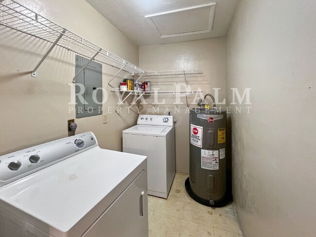 Building Photo - 27917 Washington St