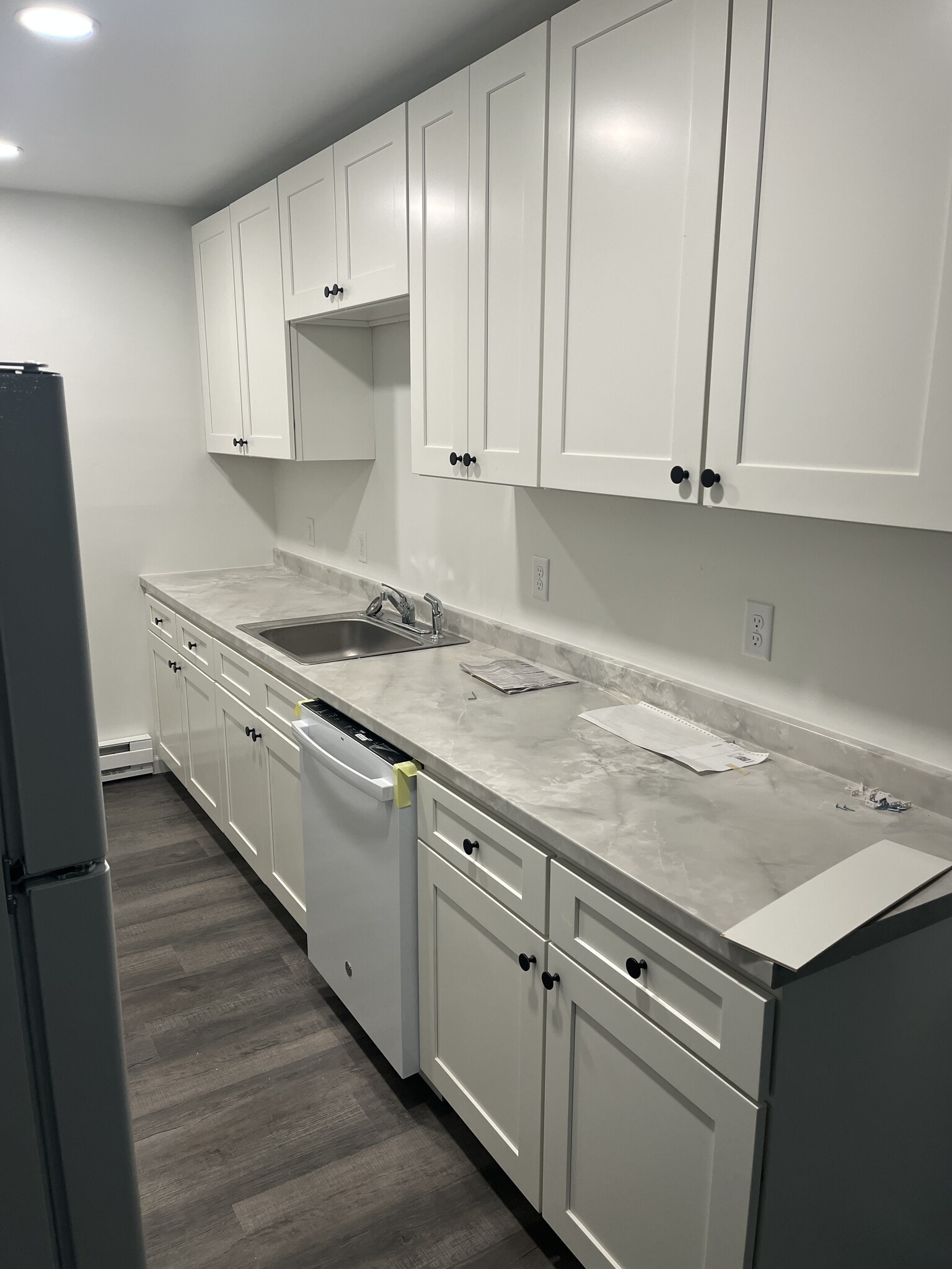 Kitchen - 89 S Lake Ave