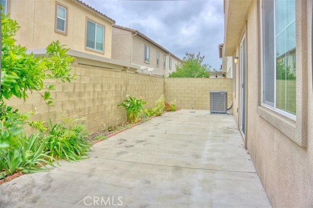 Building Photo - 1121 N Ventana Ln