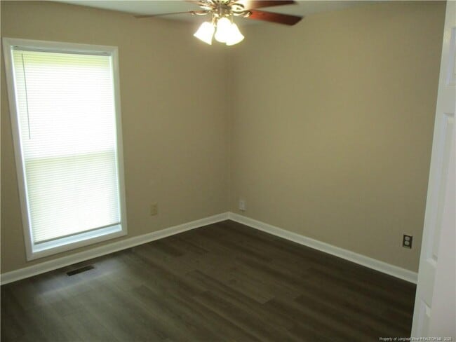 Building Photo - 2120 Lothbury Dr
