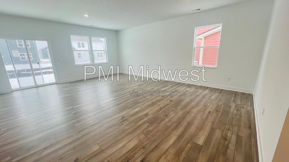 Building Photo - 691 Bedford Dr