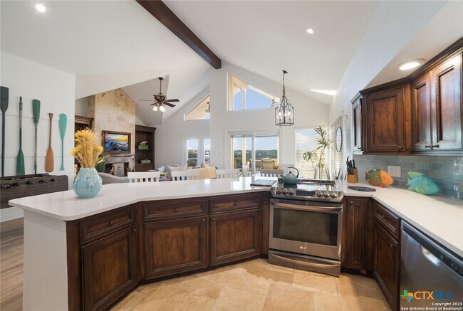 Building Photo - 693 Riviera Dr