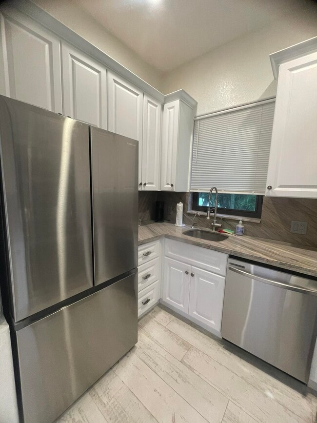 Building Photo - 8691 Man O War Rd