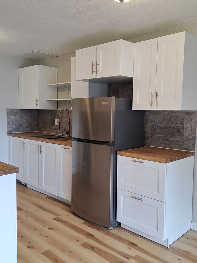 Building Photo - Bremerton Area Duplex