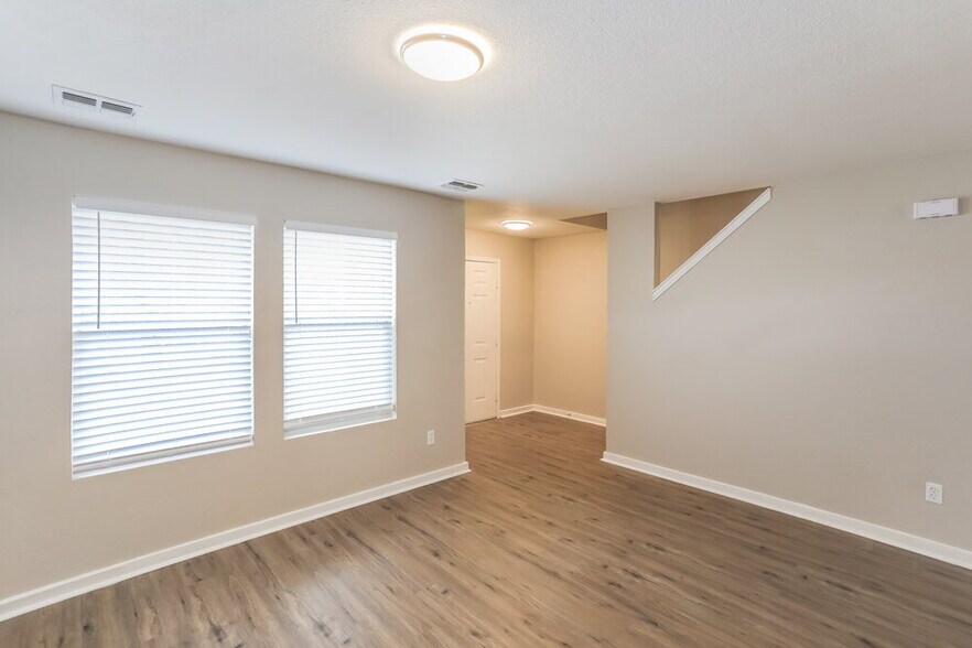 Building Photo - 8764 Stonebriar Ln