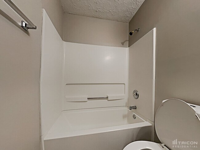 Building Photo - 563 Fielding Ct