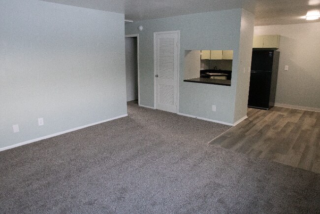 Building Photo - 2800 Crystal St