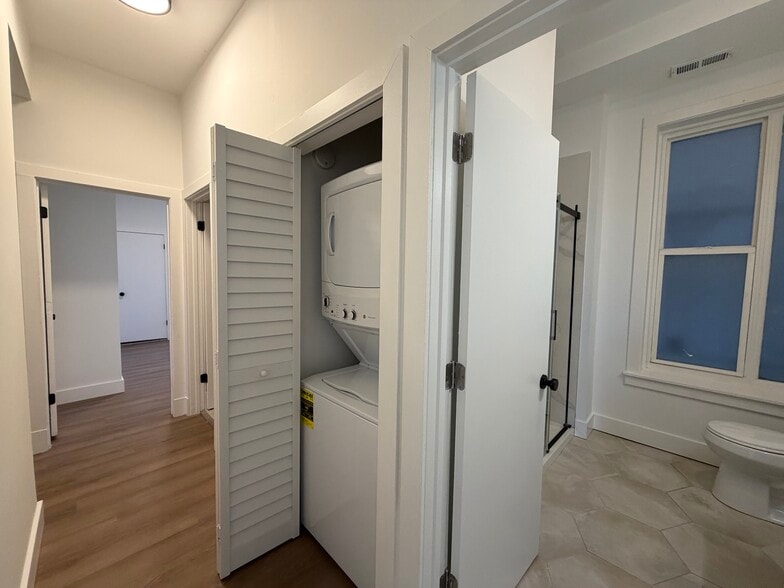 Building Photo - 1456 N Kedzie Ave