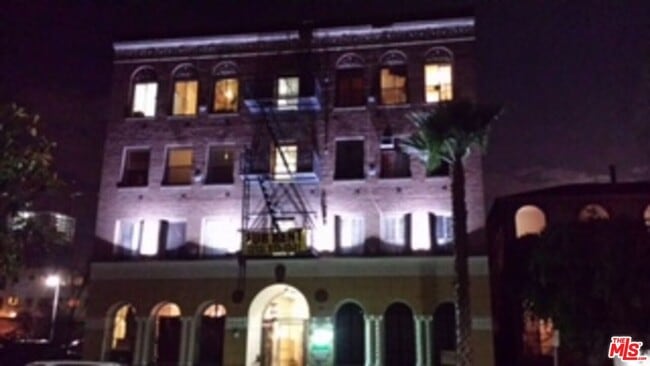 Building Photo - 730 S Catalina St