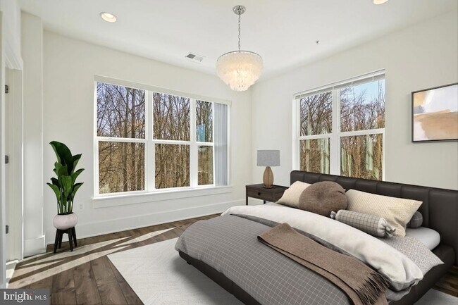 Building Photo - 11300 Emerald Park Rd