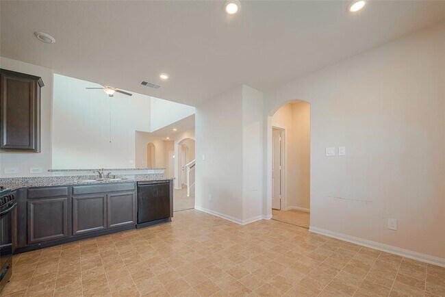 Building Photo - 14633 E Pine Heart Dr