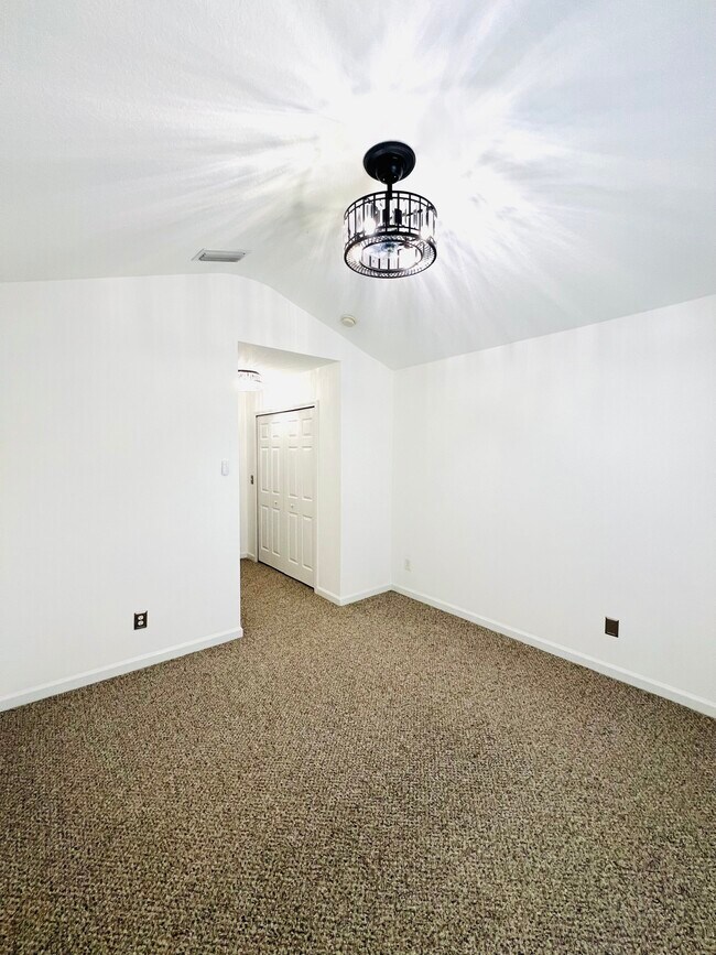 Building Photo - 13479 Stone Pond Dr
