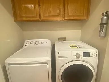 Building Photo - Well Kept 3 Bedroom, 2.5 Bath Home in High...
