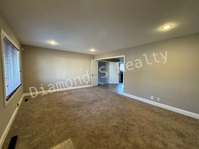 Building Photo - MOVE IN SPECIAL:  $200 OFF FIRST MONTHS' RENT