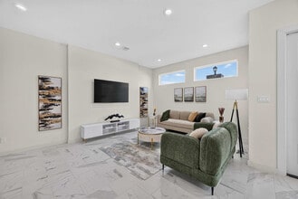 Building Photo - 2926 El Fenice Ln