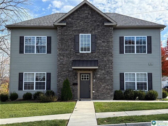 Primary Photo - 1332-1334 Genoa St