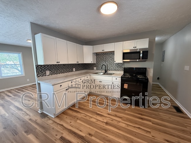 Building Photo - 5805 Lance Dr