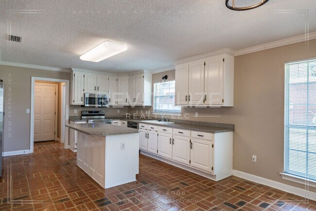 Building Photo - COMING SOON!!!   Beautiful 3 Bedroom/3 Bathroom Home in Semmes!