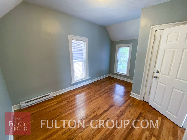 Building Photo - 20 Eastern Ave SE