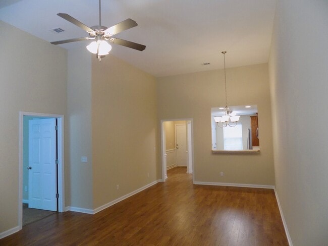 Building Photo - Town Home in Pooler! Move-In Ready