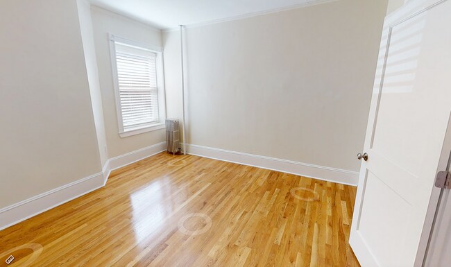 Building Photo - 1595 Beacon St