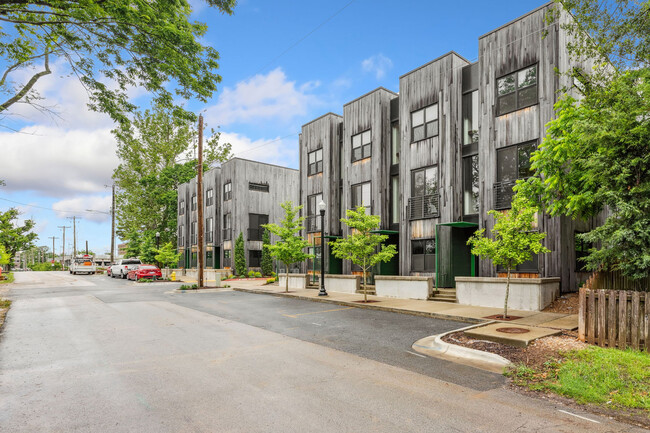 Building Photo - 317 NE Burwood Mews