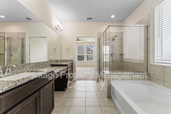 Building Photo - 942 Blue Violet