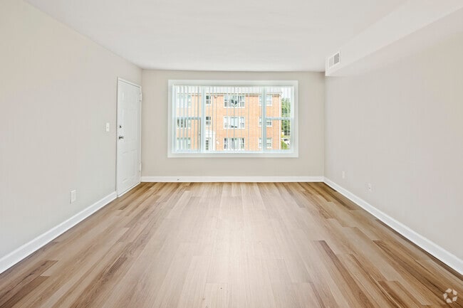 2BR, 1BA - 722SF - Living Room - Haven Columbia Pike