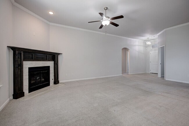 Building Photo - 2321 Norwood Dr