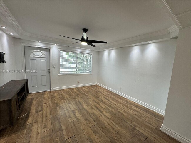 Building Photo - 2000 Buchanan St