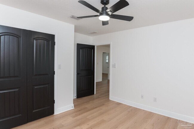 Building Photo - 1005 N A St