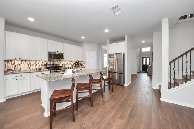 Building Photo - 8819 Cabin Loft Ln