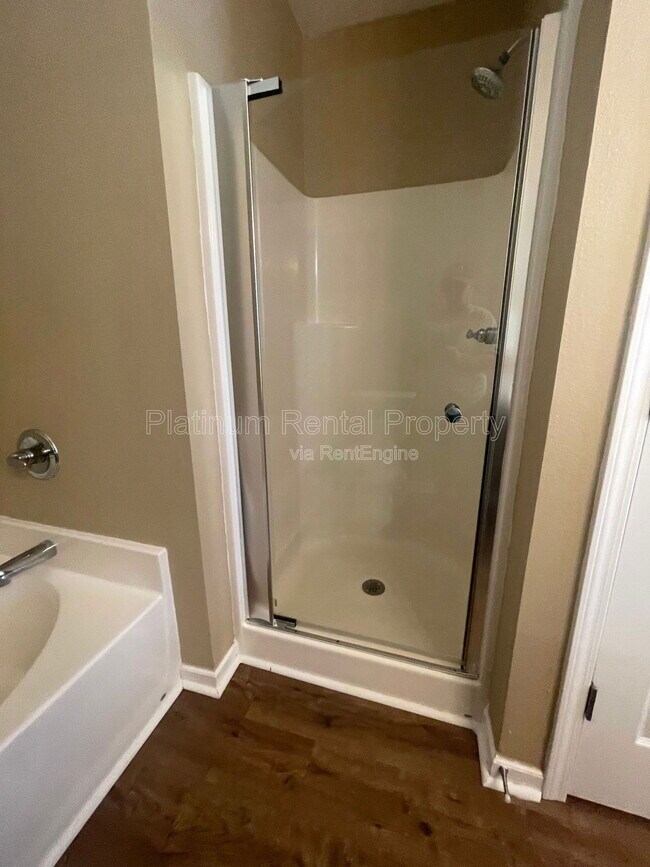 Building Photo - 6583 Silk Tree Pointe