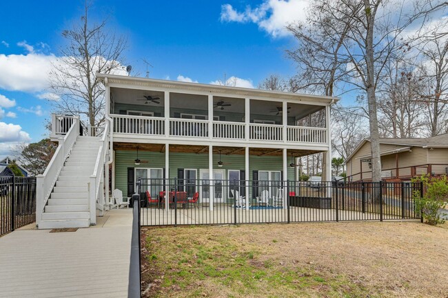 Building Photo - Fully Furnished Mid Term Lease